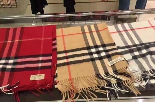 女士围巾品牌排行榜前十名（世界围巾品牌排行榜女士）